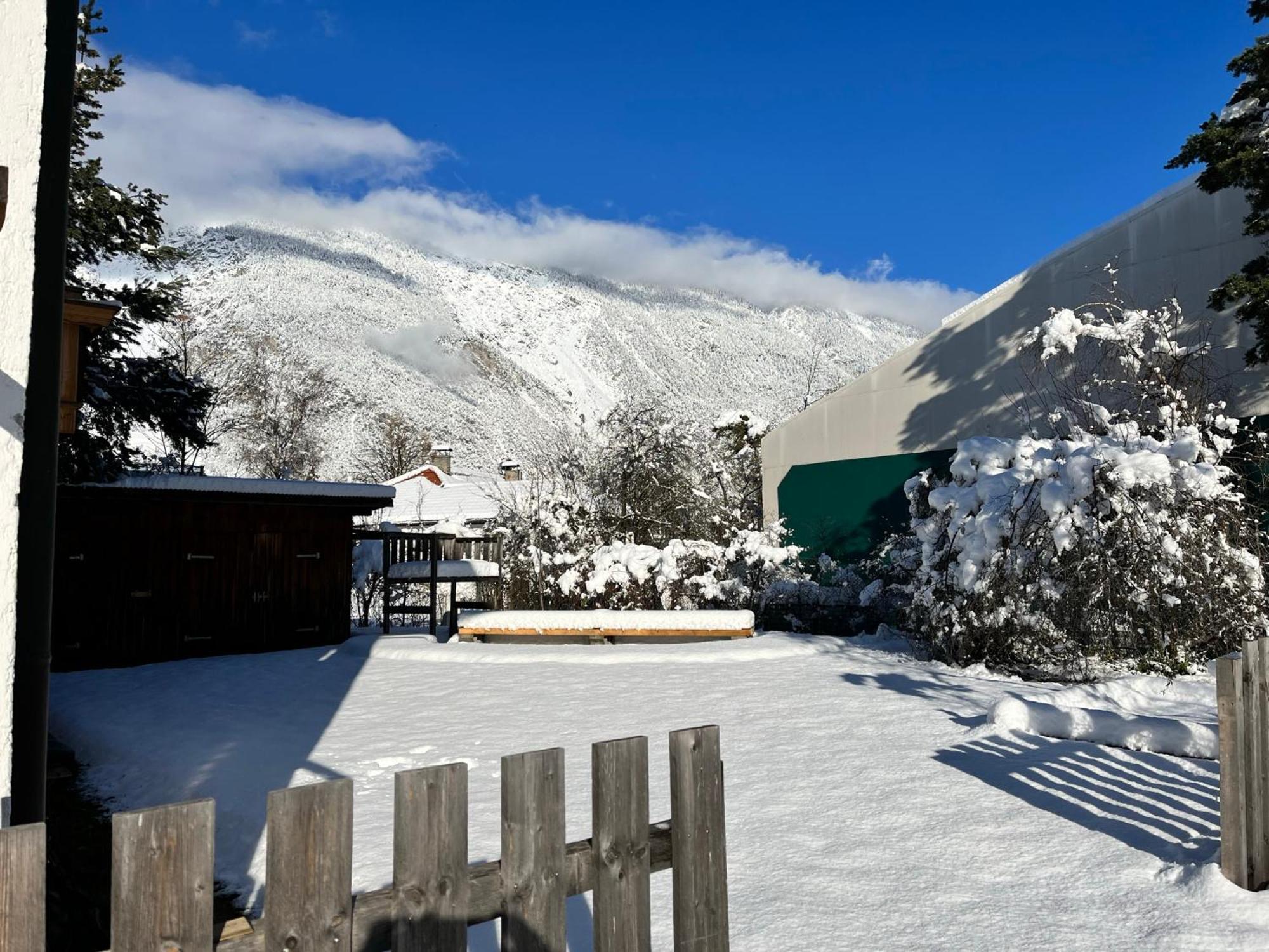 Haus Alberto - Haus Mit 2 Ferienwohnungen Ötztal-Bahnhof Exterior foto